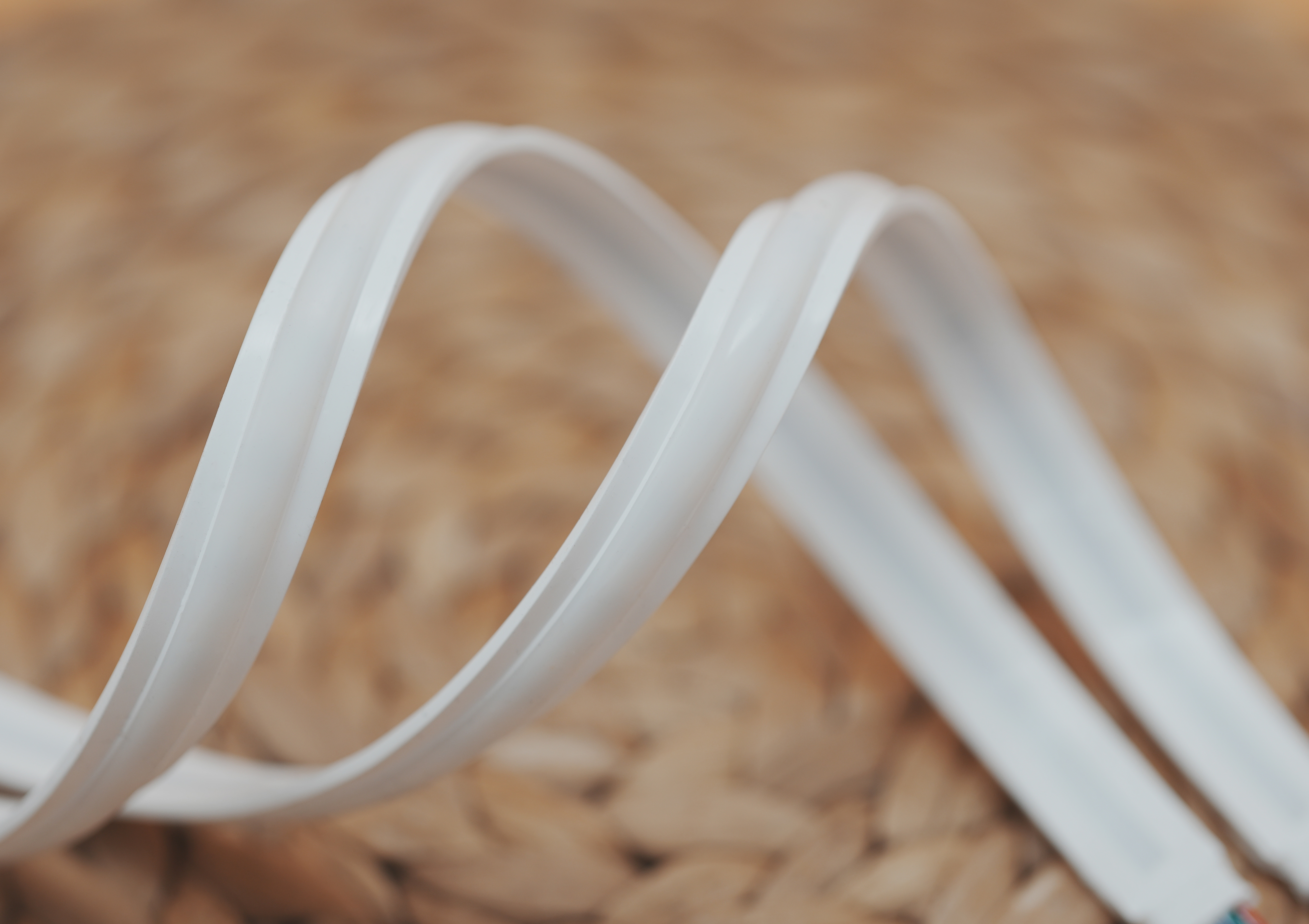 LINIO NEON EOS TV RGBWW